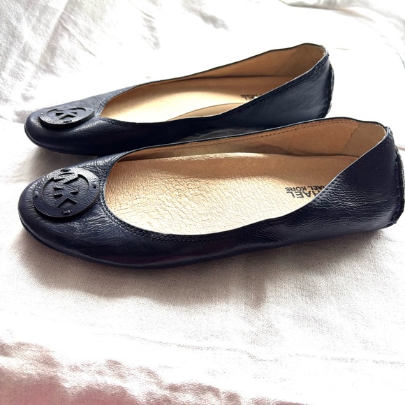 MICHAEL Michael Kors Shoes - NWOT MICHAEL Michael Kors Lindsey Leather Ballet Flats navy SZ 8 M